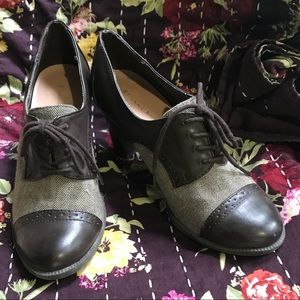 Faux Leather and Herringbone Oxford Pumps